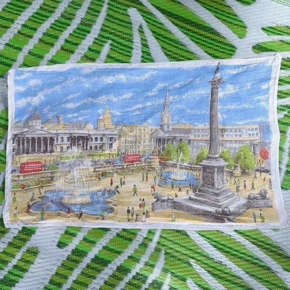 Trafalgar  Square Tea Towel - Picture 1 of 7